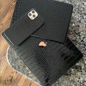 Black Crocodile MacBook Case